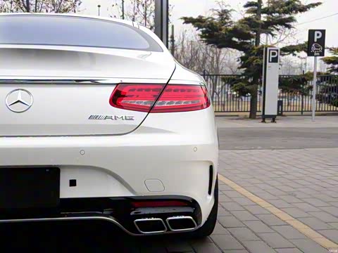 2015�� AMG S 63 4MATIC Coupe