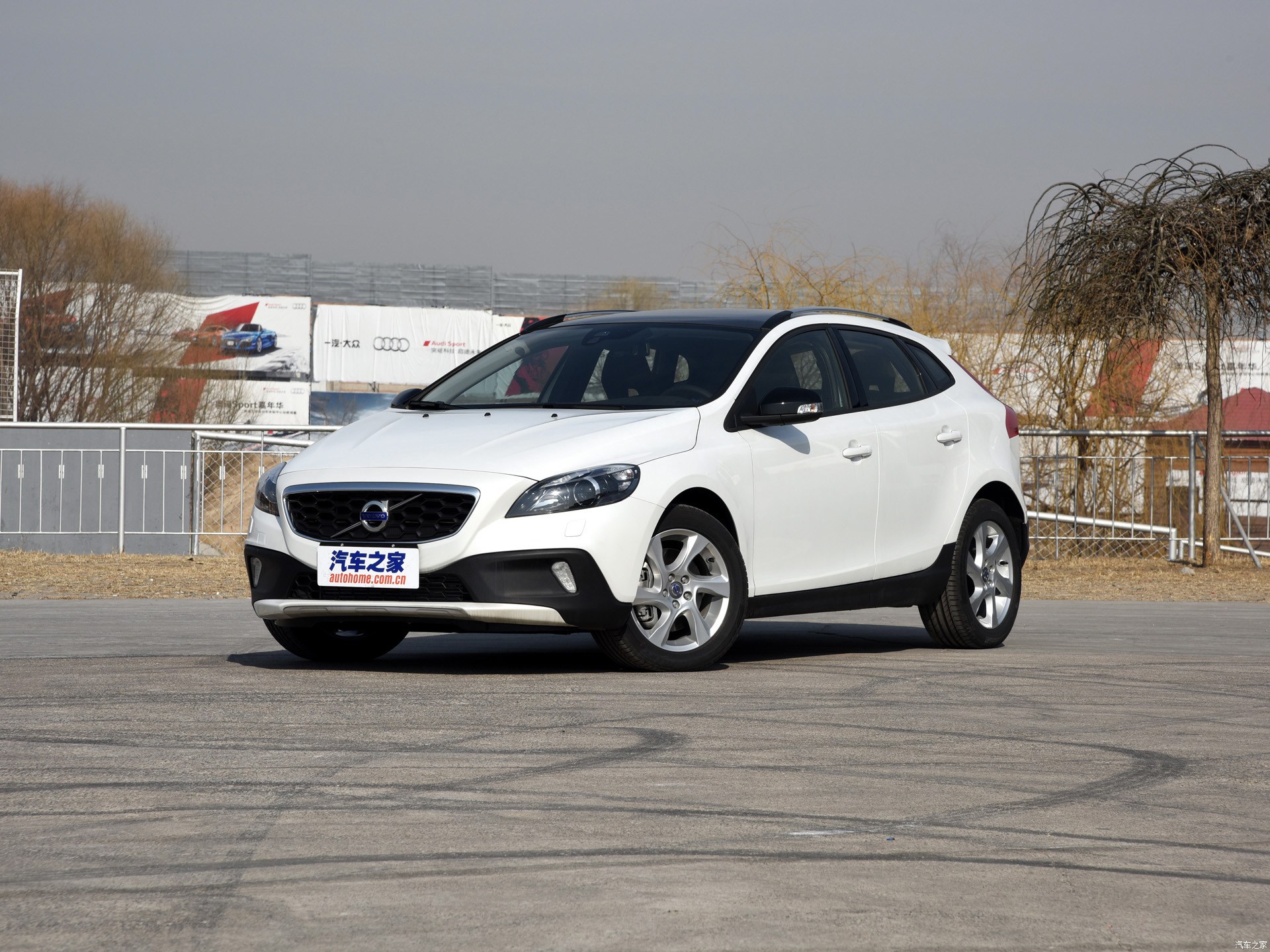 贷款买车 沃尔沃汽车贷款买车 沃尔沃v40贷款买车 沃尔沃v40系列2015