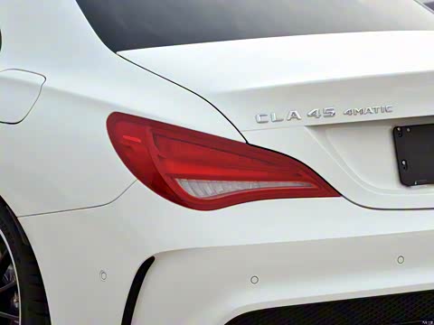 2015�� AMG CLA 45 4MATIC