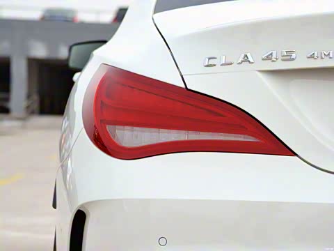 2015�� AMG CLA 45 4MATIC