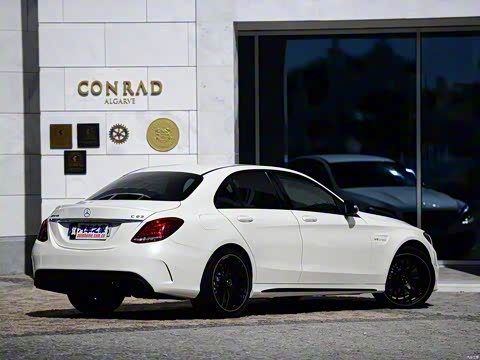 2015�� AMG C 63