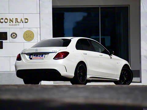 2015�� AMG C 63