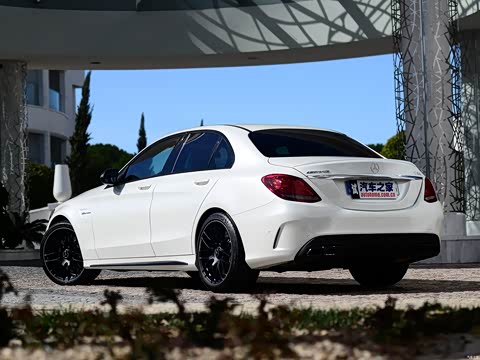 2015�� AMG C 63