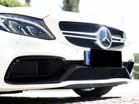 2015�� AMG C 63