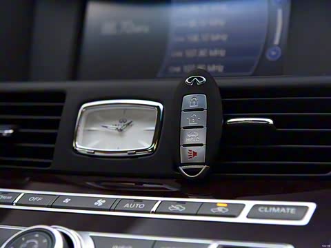 2015�� Q70L 2.5L ������