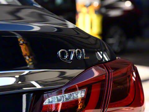 2015�� Q70L 2.5L ������