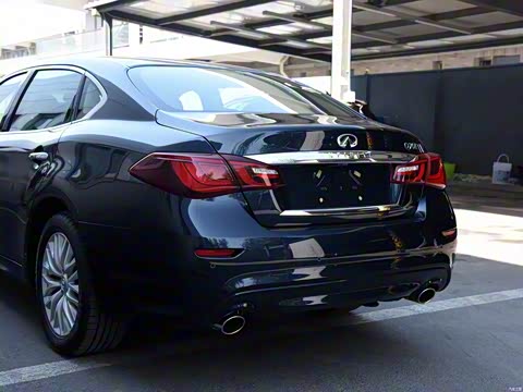 2015�� Q70L 2.5L ������