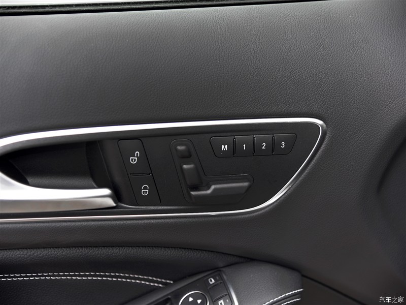 北京奔驰 奔驰gla级 2015款 gla 200 动感型