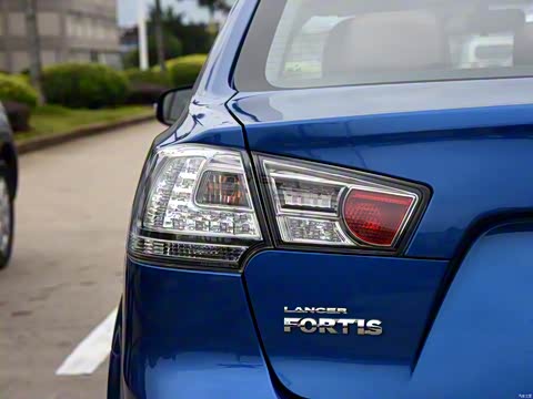 2013�� 1.8L �Զ��콢�� ��V