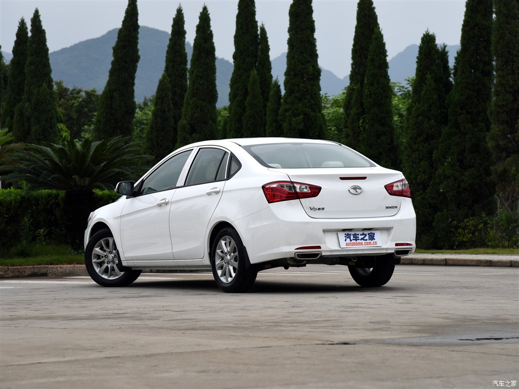 汽车图片 东南 v5菱致 2015款 1.5l 手动经典版 车身外观