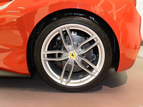 2015�� 488 GTB