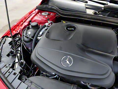 2015�� GLA 260 4MATIC �˶���