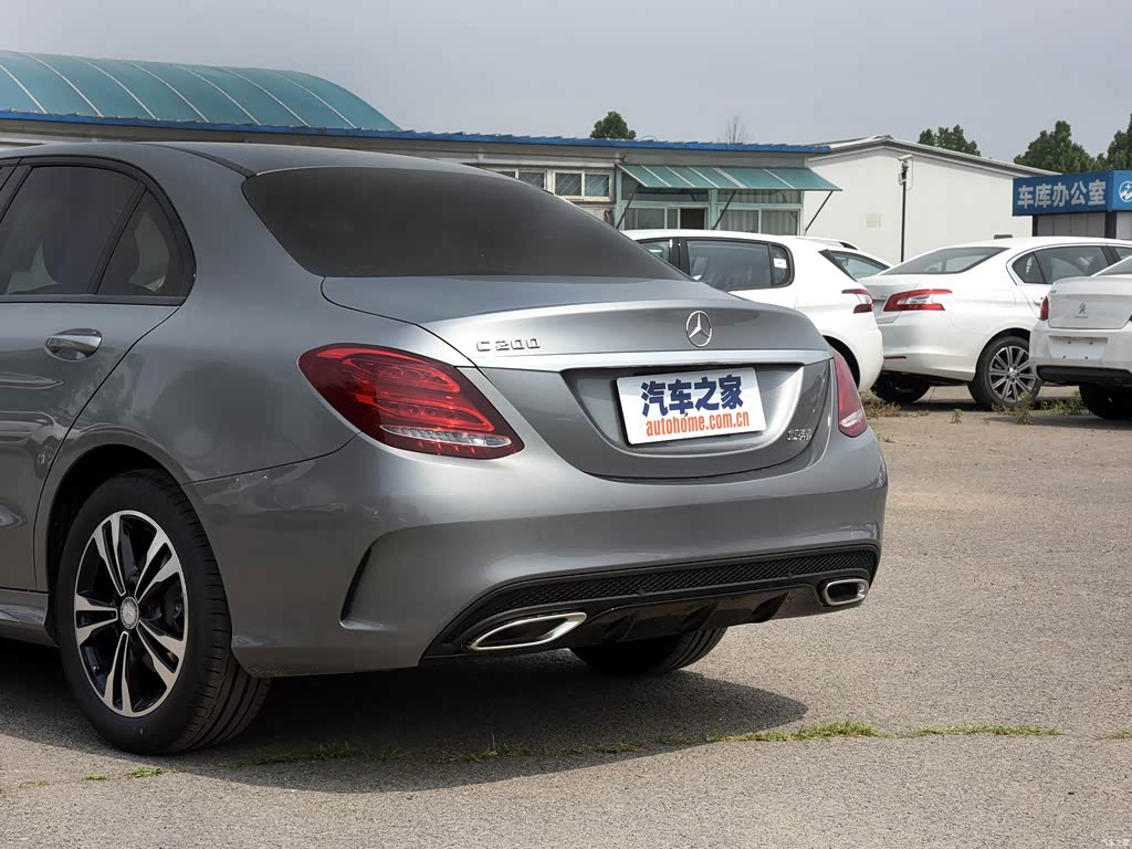 汽车之家>汽车图片>奔驰>奔驰c级>2015款c200运动版> 奔驰c级2015款 c