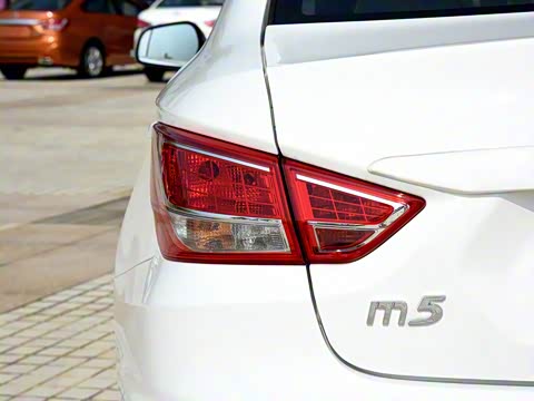 2015�� 1.6L �ֶ�������