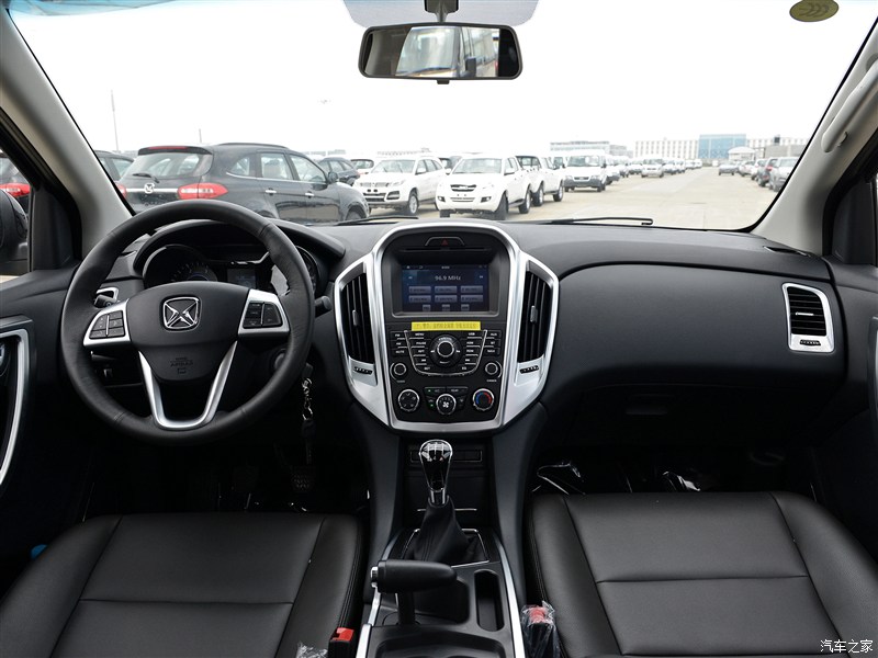 江铃汽车 驭胜s350 2013款 2.4t 手动两驱柴油超豪华版5座