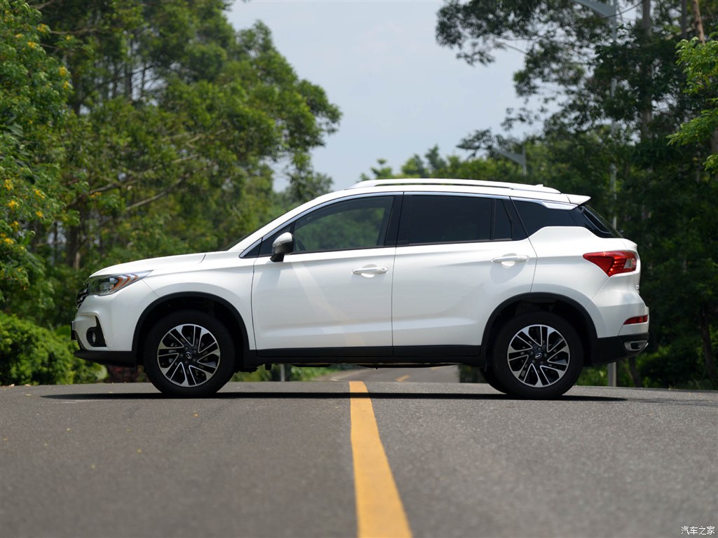 广汽乘用车 传祺gs4 2015款 200t 手动豪华版