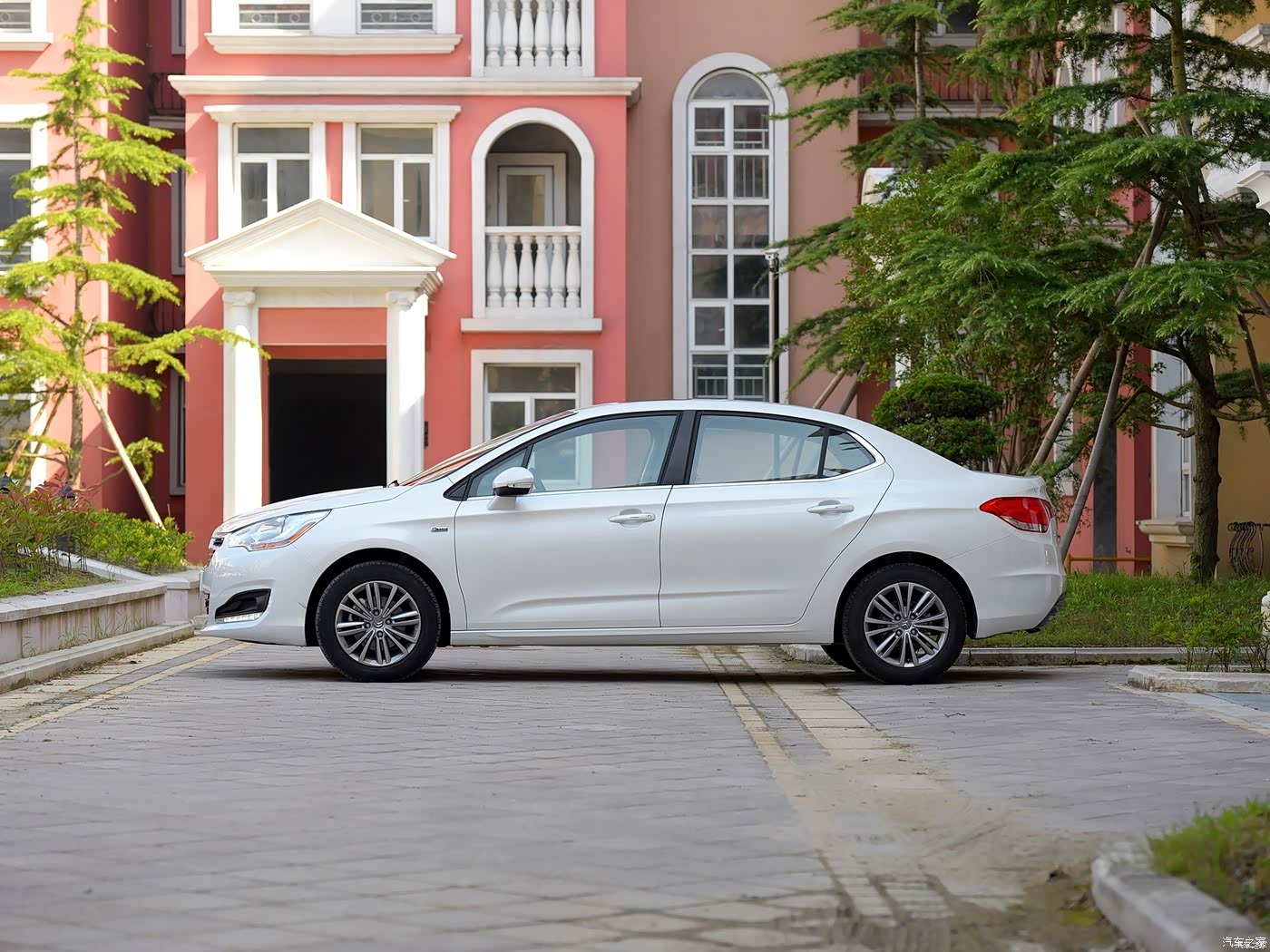 2015款 1.2t 自动尊贵版