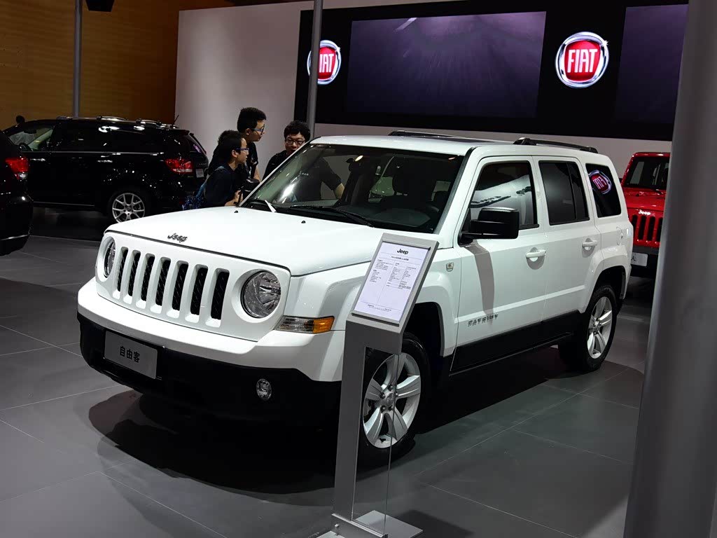 【图】jeep(进口) 自由客 2015成都车展_381394_汽车之家
