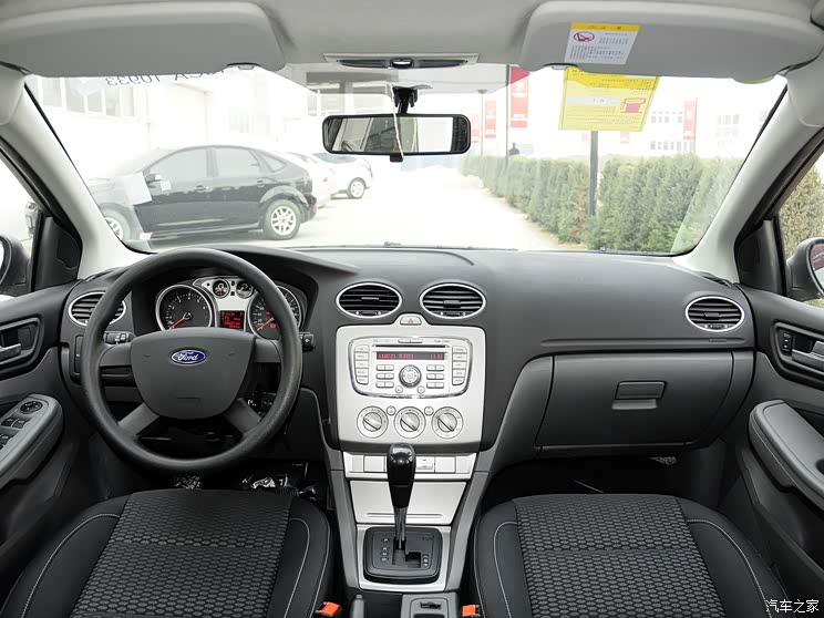 长安福特 福克斯 2013款 两厢经典 1.8L 自动基本型 长安福特 福克斯 2013款 两厢经典 1.8L 自动基本型