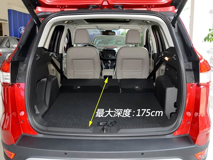在未放倒后排座椅的情况下,翼虎后备厢最小深度为85cm,最小宽度为102