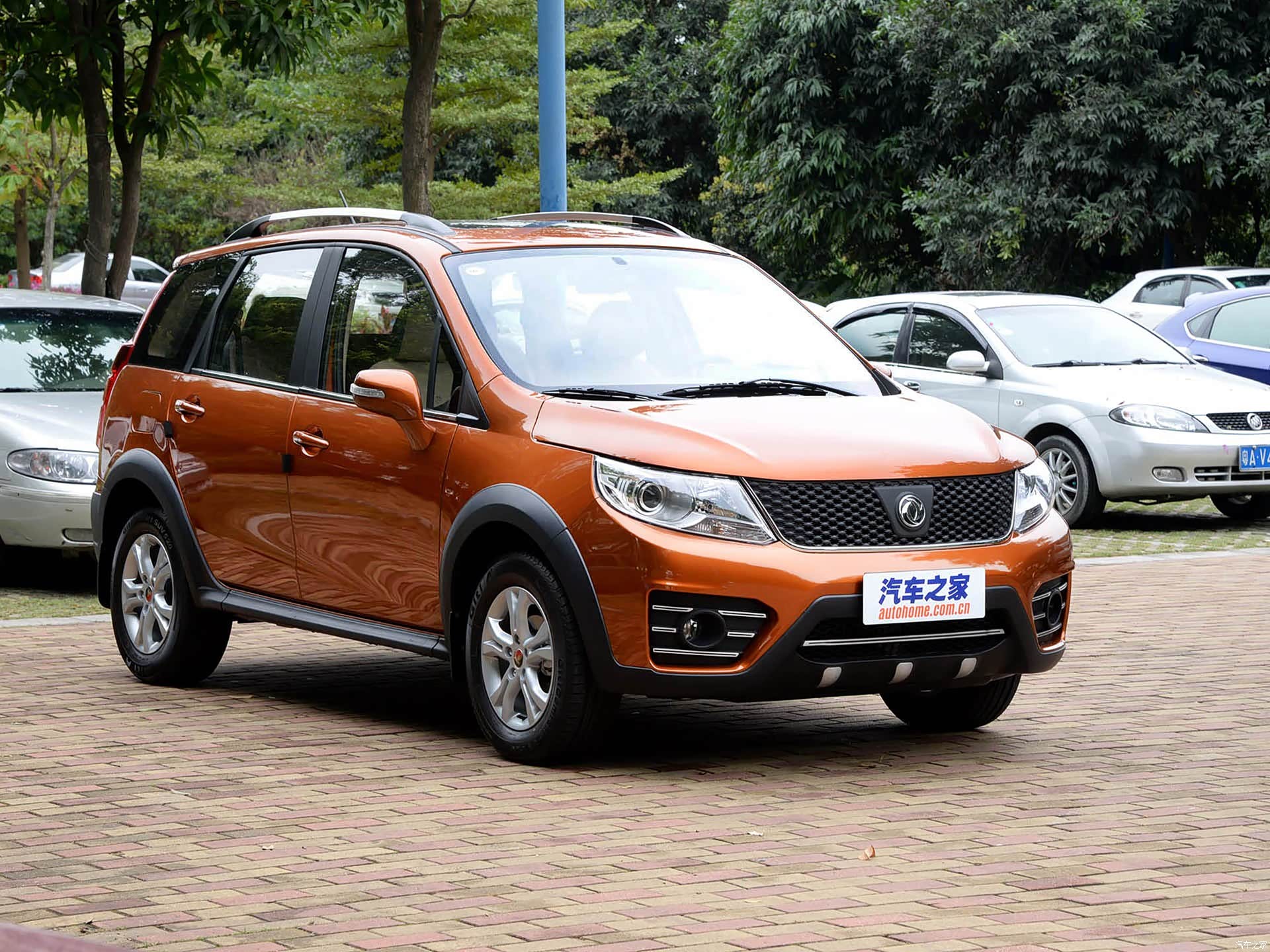 景逸x3店内少量现车 价格直降0.1万