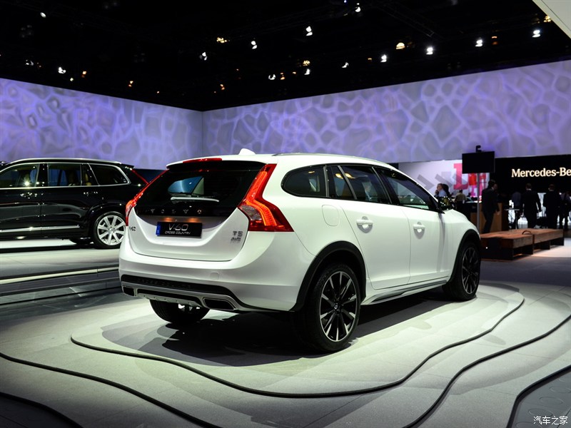 【图】沃尔沃(进口) 沃尔沃v60 2014洛杉矶车展_319907_汽车之家