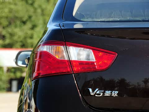 2012�� 1.5L �ֶ�������