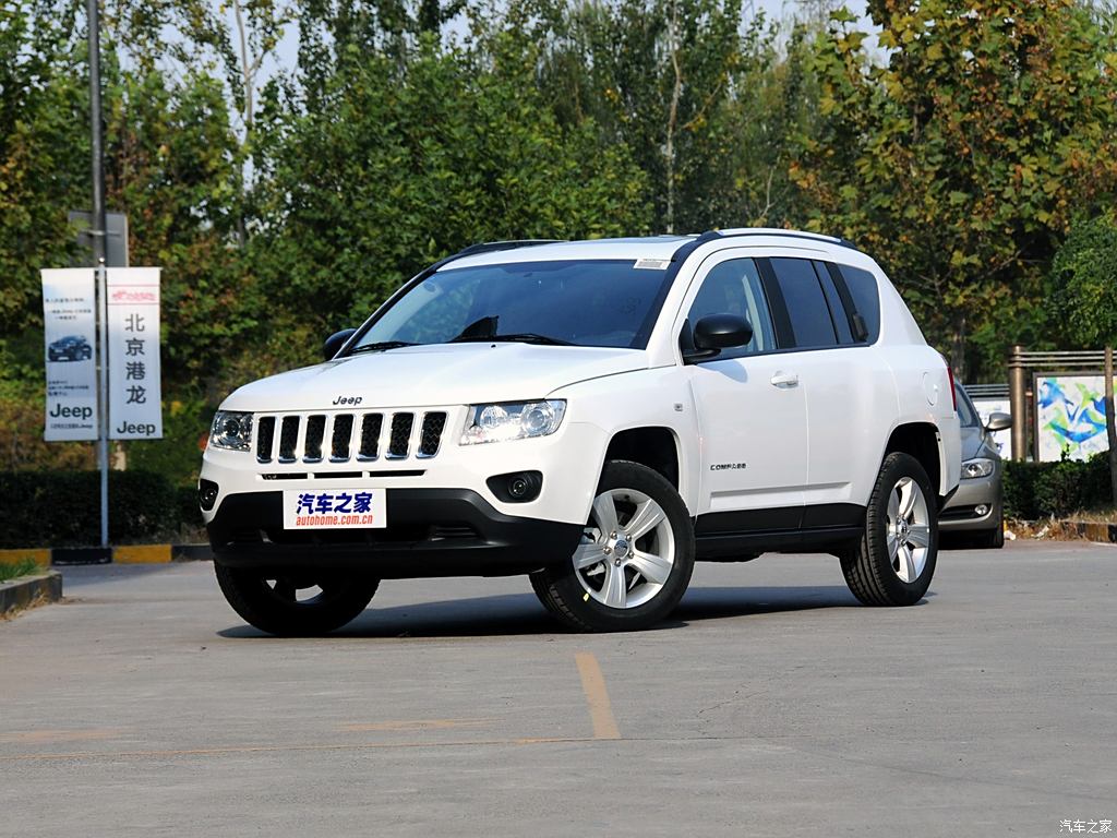 汽車圖片 jeep 指南者 2013款 2.0l 兩驅運動版 皓白色 車身外觀