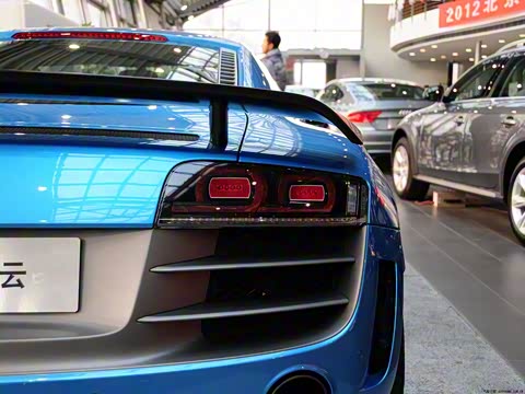 2013�� 5.2 FSI quattro �й�ר����