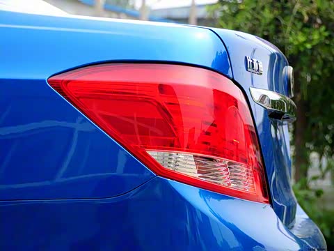 2012�� 1.5L �ֶ�������