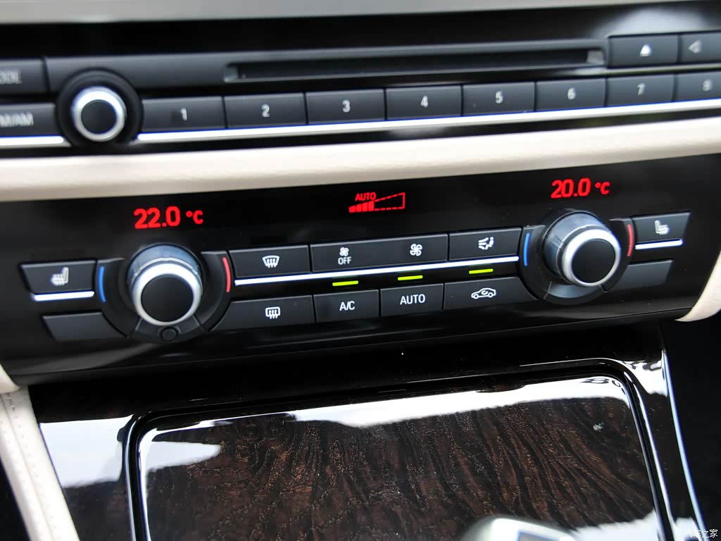 华晨宝马 宝马5系 2013款 525li 豪华型 太空灰 中控方向盘 已经是