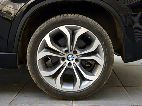 2013�� xDrive50i