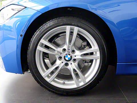 2013�� 328i M�˶��� ���а�