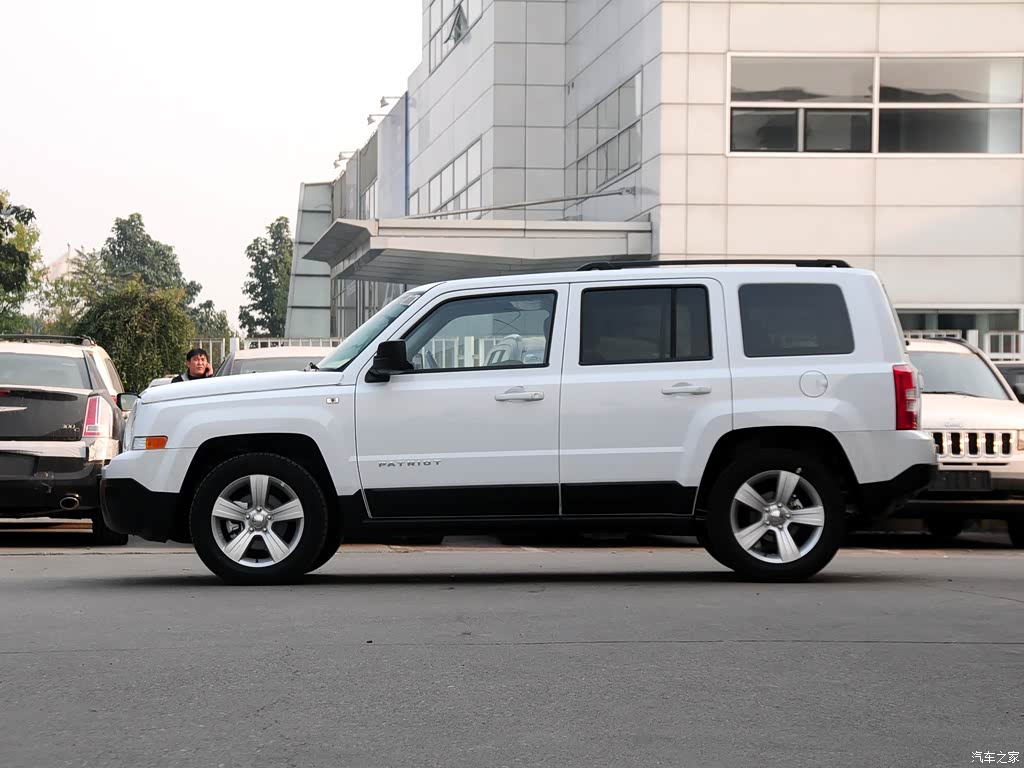 jeep(进口) 自由客 2014款 2.0l 运动版