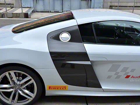 2014�� 5.2 FSI quattro