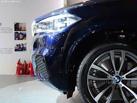 2014�� xDrive50i M�˶���