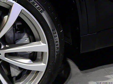 2014�� xDrive50i M�˶���