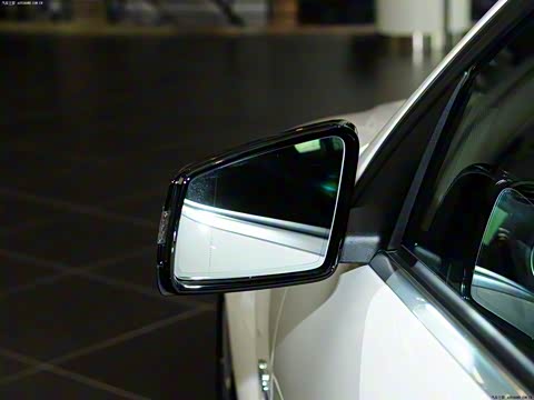 2014�� AMG C 63 Edition 507