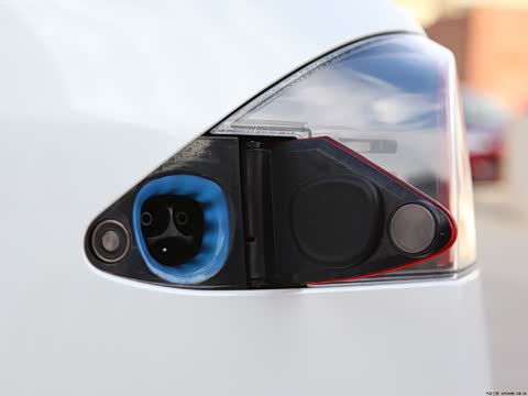 2014�� Model S P85