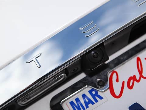 2014�� Model S P85