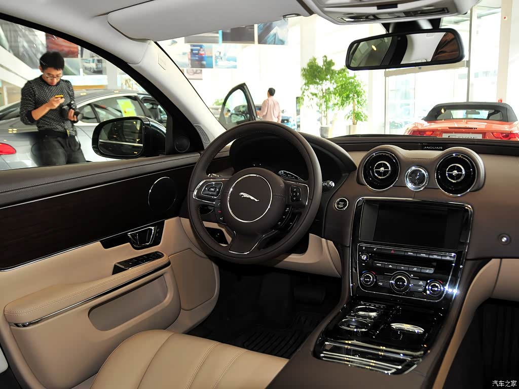 捷豹 捷豹xj 2014款 xjl 2.0t 两驱典雅商务版