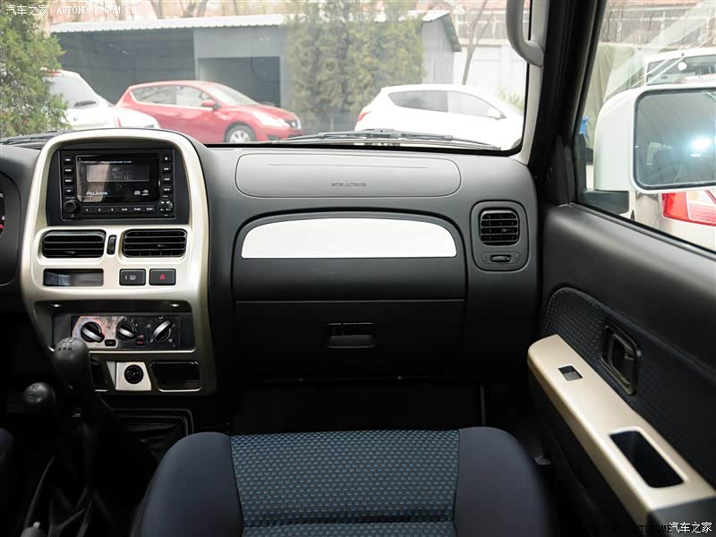 郑州日产 帕拉丁 2013款 2.4l 四驱标准型 国iv