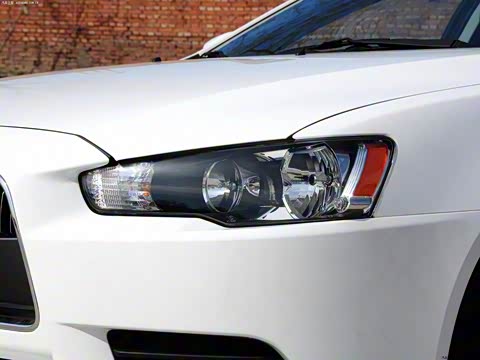 2013�� ʱ�а� 1.8L �ֶ�������