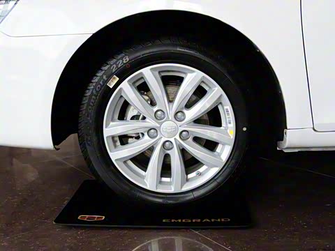 2013�� ���� 1.8L �ֶ������