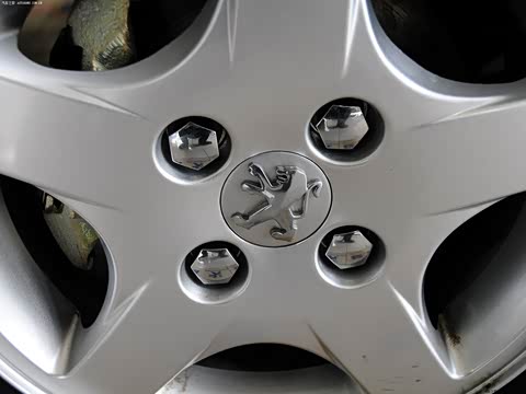 2013�� CROSS 1.4L �ֶ�Ԧ����