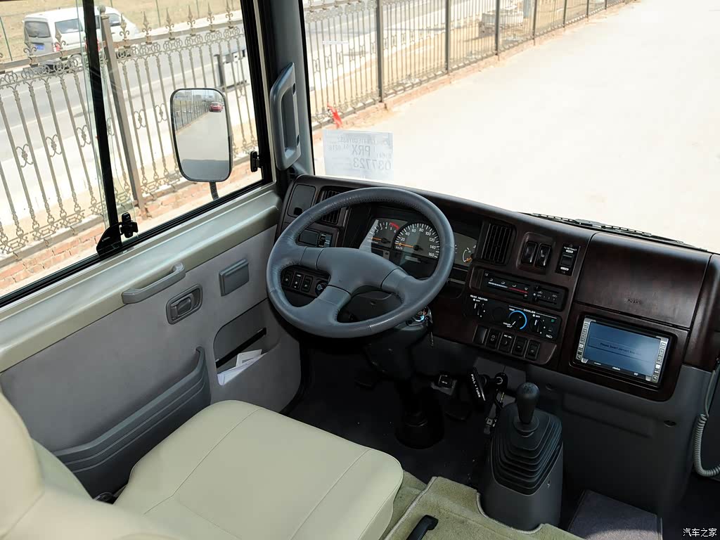 日产(进口) 碧莲 2011款 4.5l-尊贵vip