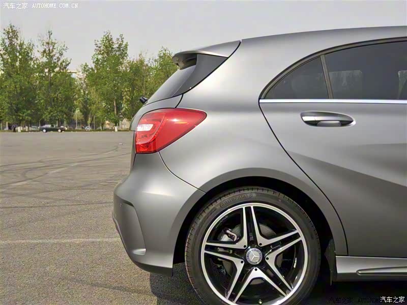 奔驰(进口) 奔驰a级 2013款 a260 运动型