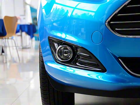 2013�� ���� 1.5L �Զ��˶���