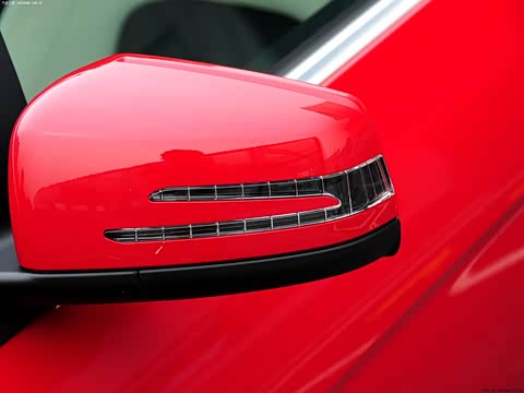 2012�� AMG C 63 Coupe ������