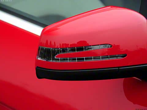 2012�� AMG C 63 Coupe ������